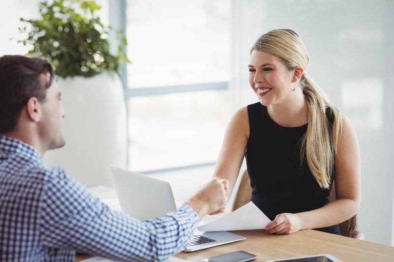 Travailler sans contrat : ce que risquent le salarié et l'employeur