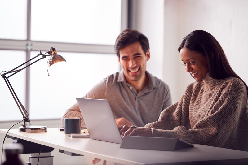 Portage salarial ou auto-entreprise : le comparatif qu'il vous faut